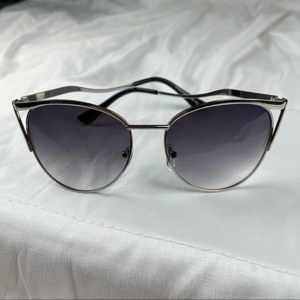 Cat Eye Sunglasses - Silver Frame